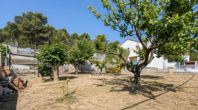 Barcelona - Canyelles - 827m2