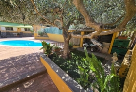 Abrera 702&nbsp;m²