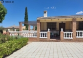 Xalet independent amb terreny en venda a la España, Jaén, ref.: TR413892 foto