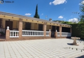 Xalet independent amb terreny en venda a la España, Jaén, ref.: TR413892 foto