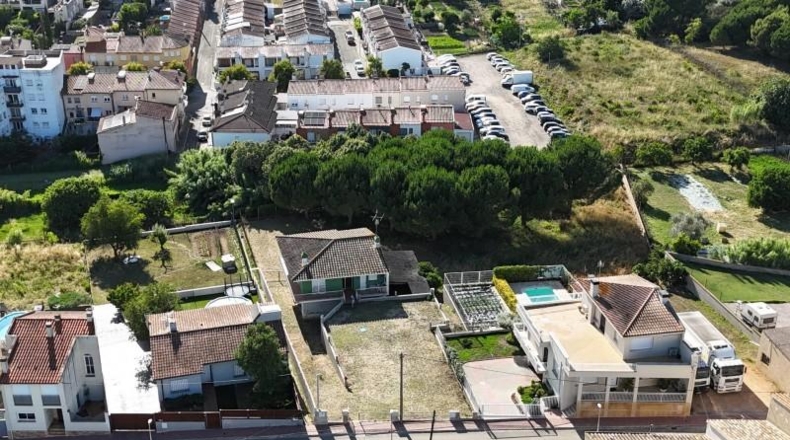 Gerona - Cassà de la Selva - 2584m2