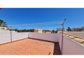 Отдельно стоящий дом с участком на продажу в городе Orihuela Фото