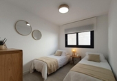 Chalet independiente con terreno en venta en la España, Torrevieja, ref: TR413955 foto