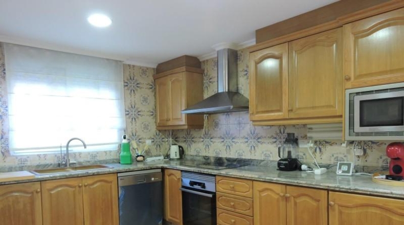 Valencia - La Pobla de Vallbona - 323m2