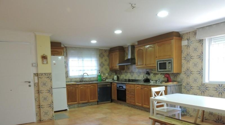 Valencia - La Pobla de Vallbona - 323m2