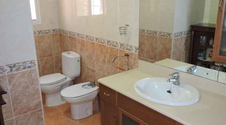 Valencia - La Pobla de Vallbona - 323m2