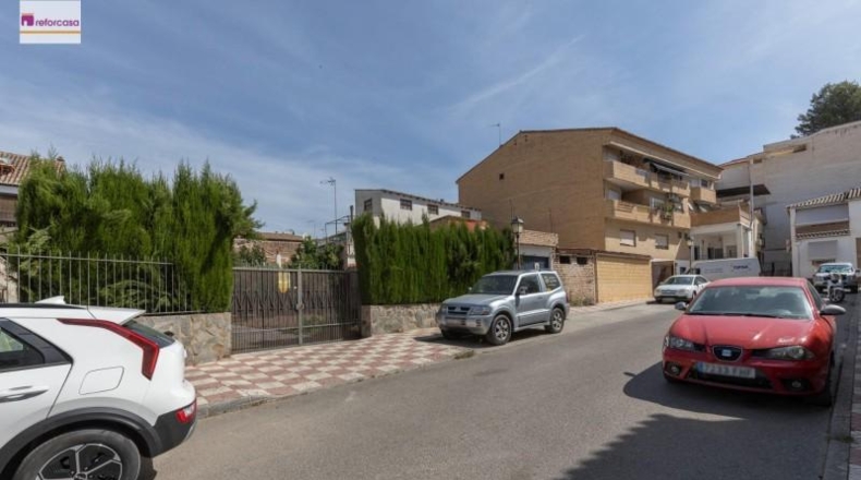 Granada - Huétor Vega - 737m2