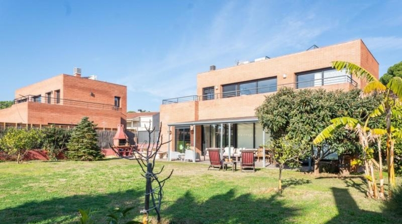 Barcelona - Sant Vicenç de Montalt - 745m2