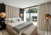 Chalet independiente con terreno en venta en la España, Benahavís, ref: TR376235 foto
