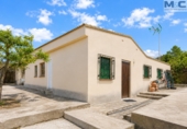 Chalet independiente con terreno en venta en la España, Tarragona, ref: TR413981 foto