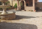 Chalet independiente con terreno en venta en Linares ref: TR414006 foto