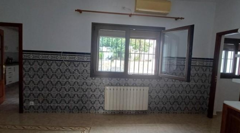 Badajoz - Cheles - 748m2