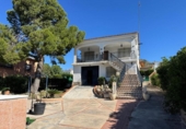 Chalet independiente con terreno en venta en la España, Llíria, ref: TR408651 foto