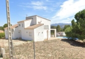 Chalet independiente con terreno en venta en la España, Ontinyent, ref: TR414148 foto