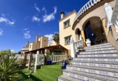 Casa de pueblo en venta en la España, Orihuela, ref: TR414150 foto