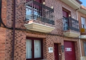 Дом с участком на продажу в городе El Burgo Ranero Фото