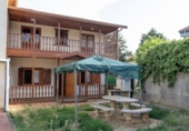 Chalet independiente con terreno en venta en la España, Cáceres, ref: TR354674 foto