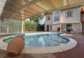 Chalet independiente con terreno en venta en la España, Cáceres, ref: TR354674 foto