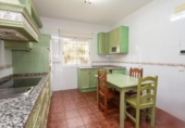 Chalet independiente con terreno en venta en la España, Cáceres, ref: TR354674 foto