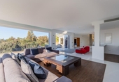 Chalet independiente con terreno en venta en la España, Marbella, ref: TR148521 foto