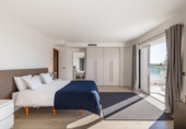 Chalet independiente con terreno en venta en la España, Marbella, ref: TR148521 foto