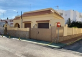 Chalet independiente con terreno en venta en la España, Media Legua, ref: TR139030 foto