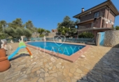 Chalet independiente con terreno en venta en la España, Vallirana, ref: TR312026 foto