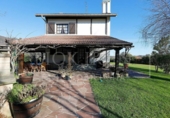 Chalet independiente con terreno en venta en la España, Irún, ref: TR399803 foto