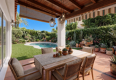 Chalet independiente con terreno en venta en la España, Marbella, ref: TR161413 foto