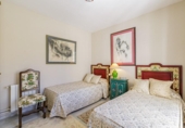 Chalet independiente con terreno en venta en la España, Marbella, ref: TR161413 foto