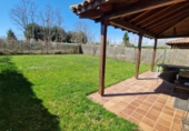 Chalet independiente con terreno en venta en Valverde de la Virgen ref: TR396146 foto