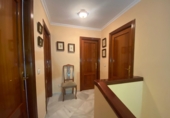 Chalet adosado con terreno en venta en Morón de la Frontera ref: TR414251 foto