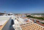 Chalet adosado con terreno en venta en Morón de la Frontera ref: TR414251 foto