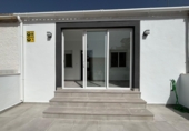 Chalet adosado con terreno en venta en la España, Torrevieja, ref: TR414319 foto