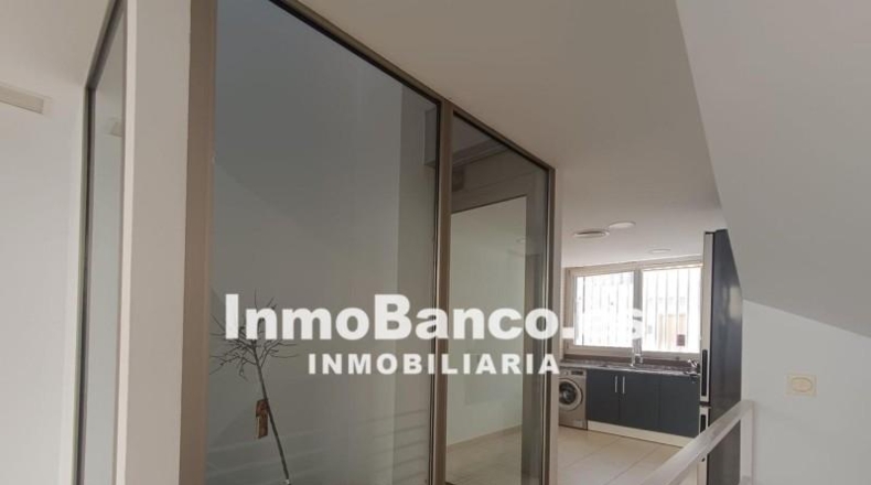 Valencia - Puebla de Vallbona - 224m2