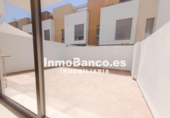 Chalet independiente con terreno en alquiler en la España, La Pobla de Vallbona, ref: TR227670 foto