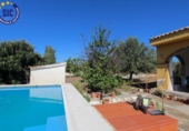Chalet independiente con terreno en venta en la España, Llíria, ref: TR345113 foto