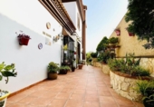 Chalet independiente con terreno en venta en la España, Algeciras, ref: TR414345 foto