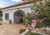 Chalet independiente con terreno en venta en la España, Motril, ref: TR364657 foto