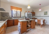Chalet independiente con terreno en venta en la España, Motril, ref: TR364657 foto