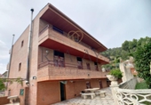 Chalet independiente con terreno en venta en la España, Vallirana, ref: TR144126 foto