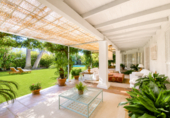 Chalet independiente con terreno en venta en la España, Estepona, ref: TR148830 foto