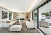 Chalet independiente con terreno en venta en la España, Marbella, ref: TR266049 foto