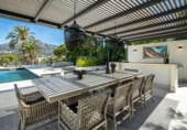 Chalet independiente con terreno en venta en la España, Marbella, ref: TR266049 foto