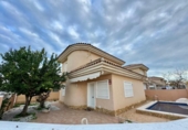 Casa de pueblo en venta en la España, Torrevieja, ref: TR414395 foto