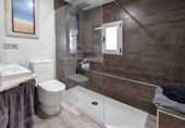 Chalet independiente con terreno en venta en la España, Santander, ref: TR414434 foto