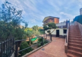 Chalet independiente con terreno en venta en la España, Castellbisbal, ref: TR414416 foto