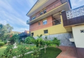Chalet independiente con terreno en venta en la España, Castellbisbal, ref: TR414416 foto