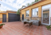 Chalet independiente con terreno en venta en la España, Almuñécar, ref: TR398891 foto
