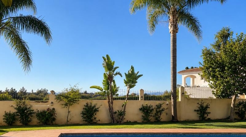 Málaga - Estepona - 2000m2